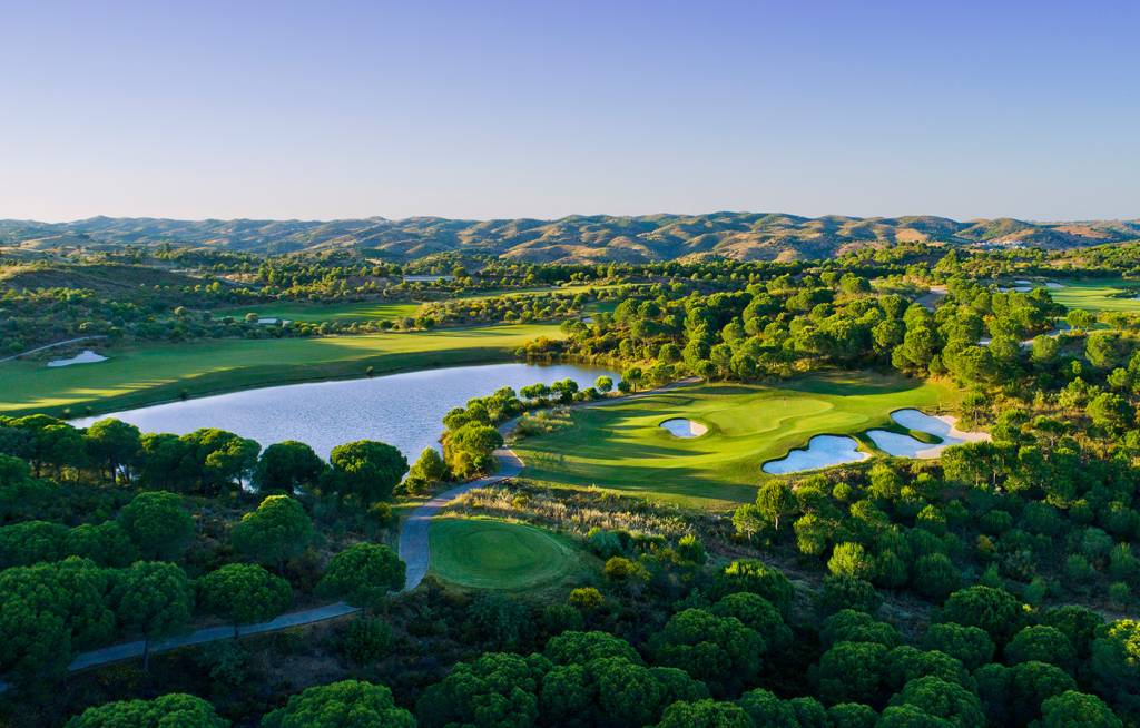 7 Fantastiska Golfresort Portugal Att Upptäcka 2025 - Monte Rei Golf & Country Club